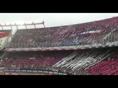 "Impresionante: Salida de Lanus para jugar la final ante San Lorenzo" Barra: La Barra 14 &bull; Club: Lanús
