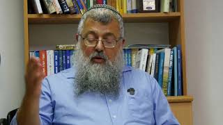 פנינה שבועית | פרשות נצבים וילך | הרב מנחם מן שליט"א -  מי נשא את הארון (ישיבת אור עציון) - התמונה מוצגת ישירות מתוך אתר האינטרנט יוטיוב. זכויות היוצרים בתמונה שייכות ליוצרה. קישור קרדיט למקור התוכן נמצא בתוך דף הסרטון