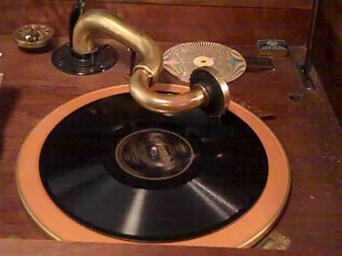 Ben Selvin Harry Reser - She's Drivin' Me Wild - Roaring 20's.MP4