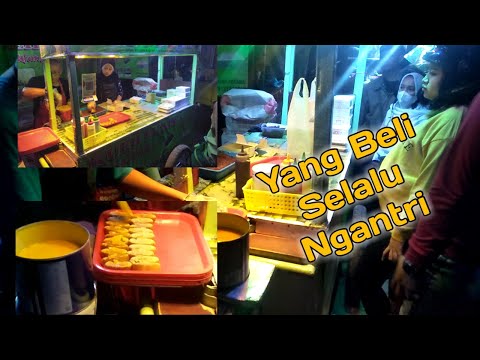 Legendary Pukis Cake!!! Mang Ujang Kiaracondong Bandung Indonesia