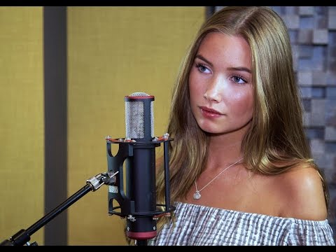 Shawn Mendes - Treat you better ( Sara Farell Cover)