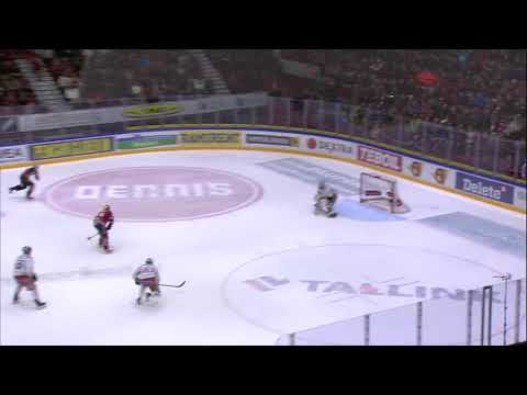 2016-04-19 hinki-Tappara : Ramstedt haistelee