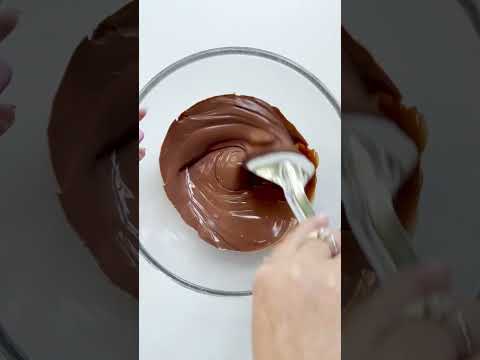 How to melt chocolate in the microwave
