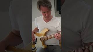 Video thumbnail for First notes on the Sire Marcus Miller P8 #shorts by Bass Bonedo