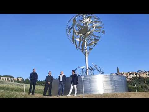 L'inaugurazione all'alba di 