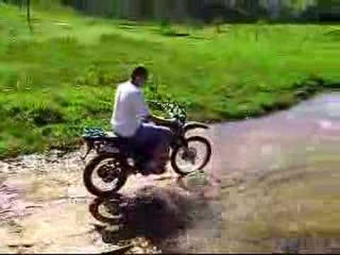 LANDER E STRADA ATRAVESSANDO RIO !!