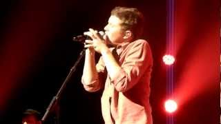 "Santa Clause Is Back In Town" - Scotty McCreery - Beacon Theatre, NY