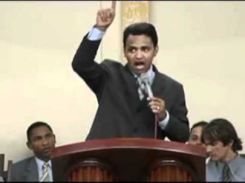 Pr. Josué Brandão - As Armas da Nossa Vitória - Oração