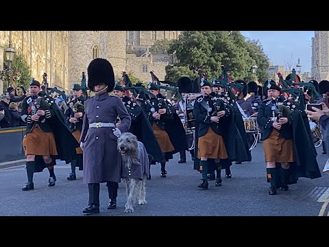 Changing the Guard Windsor - 29.12.2022 Irish Guards Pipes and Drums