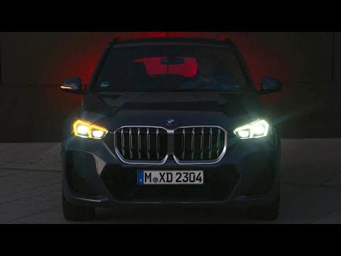 BMW X1 2023 bei Nacht - VERRÜCKTE adaptive LED-Lichteranimation & Begrüßungslichter