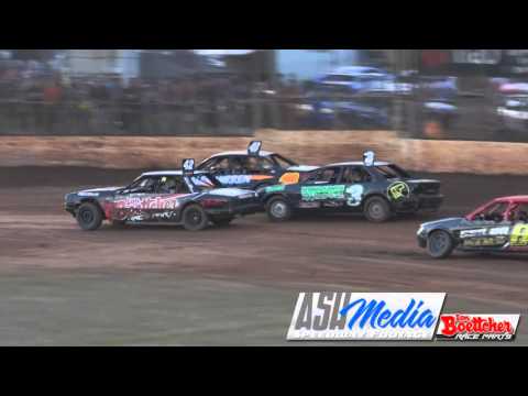 Modified Sedans: Barron vs. Fletcher Again! - Kingaroy Speedway