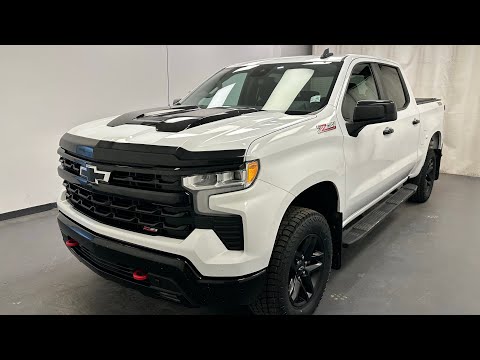 2023 Chevrolet Silverado 1500 Crew Cab Short Box 4-Wheel Drive LT Trail Boss in White for sale at Davis GMC Buick Lethbridge in Lethbridge, AB