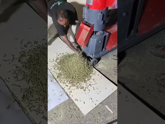 مكبس اعلاف فيتنامي S-270B محرك 30 حصان بعمود دوران