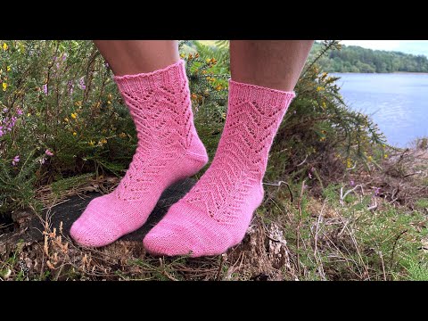 Vassivière Socks ( toe-up, depuis la pointe, Turkish cast on avec addi crazy trio )