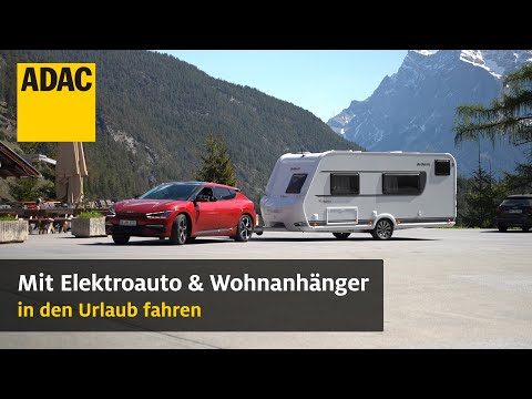Mit E-Auto und Wohnwagen in den Urlaub – Verbrauch & Reichweite in der Praxis | ADAC