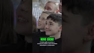 NOVO SÓCIO! 😱💸 Snoop Dogg é acionista do Swansea e foi pela primeira vez ao estádio ver o time.