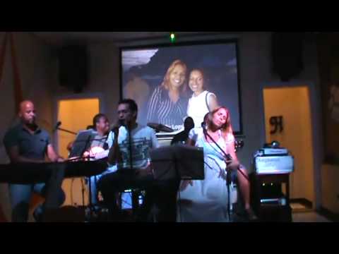 Rodrigo Corrêa e Raquel  Miranda - Nada Além  do Sangue (Fernandinho)