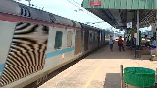 preview picture of video 'Chennai-Mysore Shatabdhi Express'