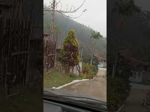 Subindo o Morro do Cruzeiro aqui no bairro do Pouso Altinho em Natividade da Serra! 🚗⛰️