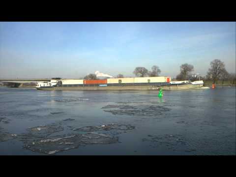 Binnenschiff Marwi auf der Weser