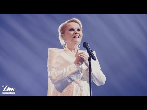 Katri Helena - Katson sineen taivaan (Live) // UMK24