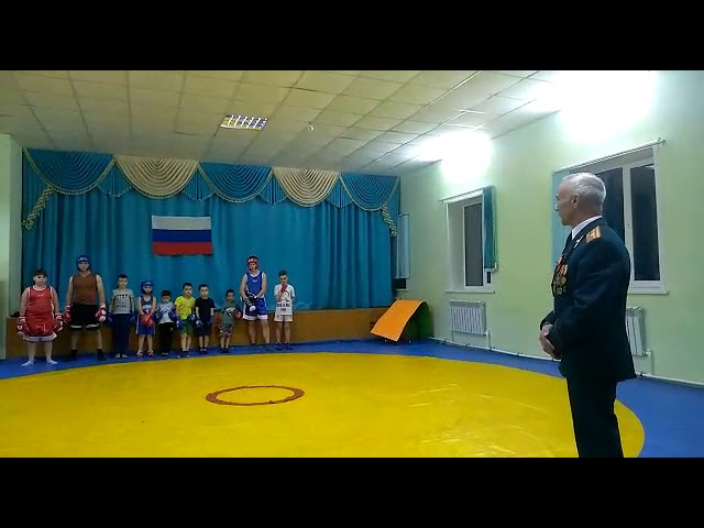 Чара башланыр алдыннан спортчыларны хәрби ветеран Фәрит Галимов бәйрәм белән котлады һәм уңышлар теләде