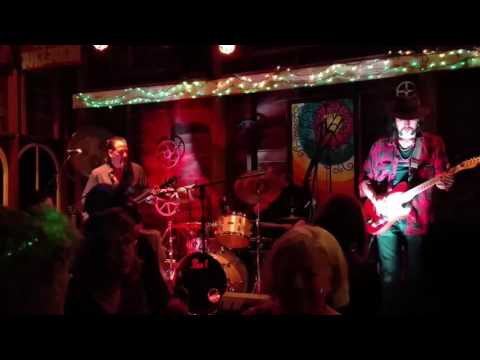 Carlos Elliot Jr & the Cornlickers