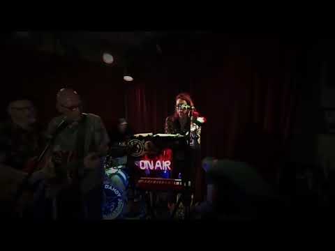 Holding Me Up (Dandy Warhols cover)