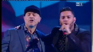 The Voice Of Italy 2016 : Max Pezzali feat Emis Killa : Gli anni e Parole di ghiaccio (Medley)