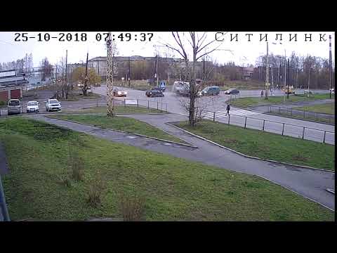 В Петрозаводске после ДТП едва не перевернулась маршрутка с пассажирами