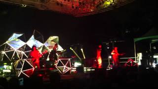 YEASAYER live in New York &quot;Reagan&#39;s Skeleton&quot;