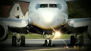 preview picture of video 'Ryanair Boeing 737-8AS EI-ENA --- Ankunft am Salzburg Airport (Full HD)'