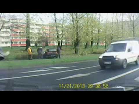 Wymuszenie pierwszeństwa przez kobietę +18