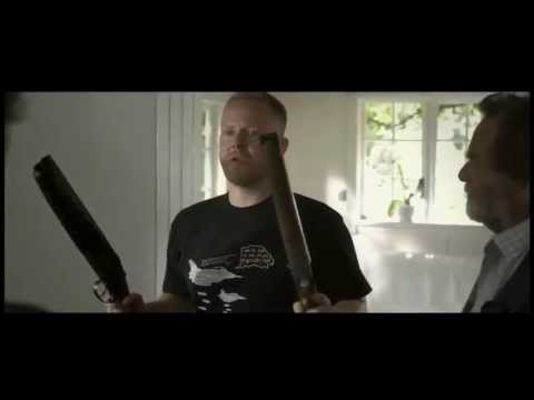 Det grå guld - Kenny (Anders Matthesen) hjælper med at vælge våben!