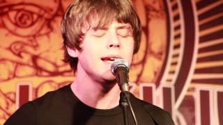 Jake Bugg - "Slumville Sunrise" (Live In Sun King Studio 92 Powered By Klipsch Audio)