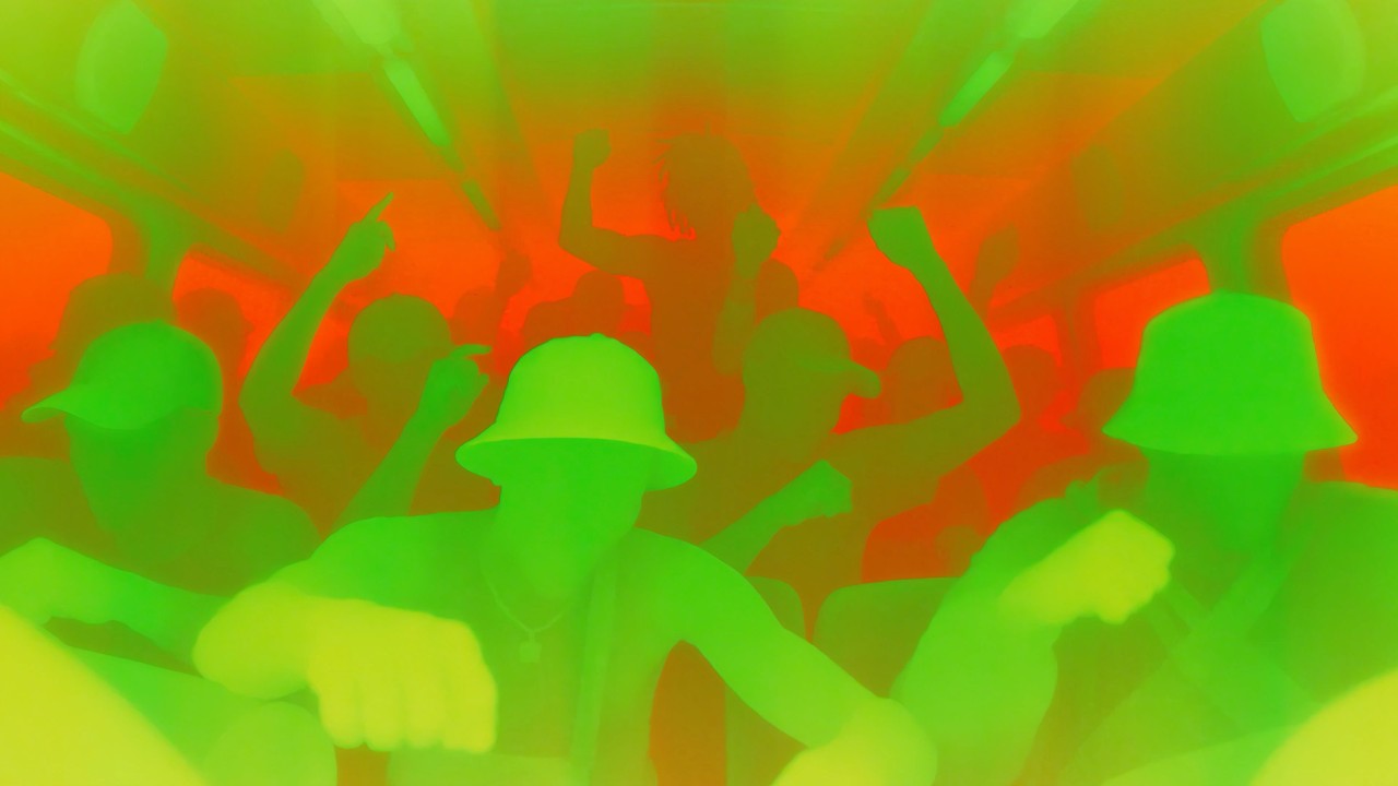 17- LA FÈVE - APPELLE LA POLICE FT. THEODORA (VISUALIZER)