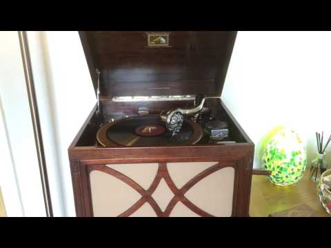 Johnny Marvin - Painting The Clouds With Sunshine - 1929