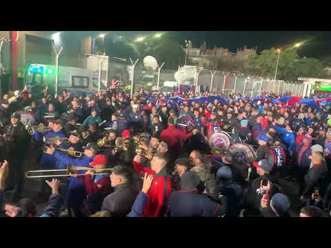 "Entrada de La Butteler vs Liverpool (Uru) - Copa Libertadores" Barra: La Gloriosa Butteler &bull; Club: San Lorenzo &bull; País: Argentina