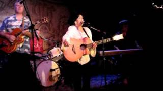 Wanda Jackson Performing "Baby Let's Play House" at Fitzgerald's in 2008