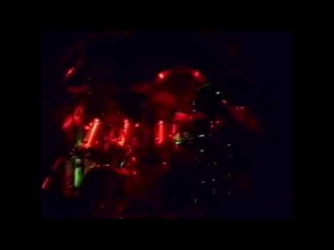 Simon Phillips Drum Solo - Mike Oldfield Crises Live At Wembley in 1983  (1/n)