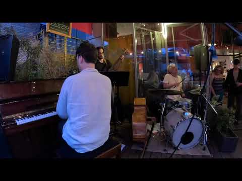 Five-Eight – FAR Trio – Live aux 2 Pianos