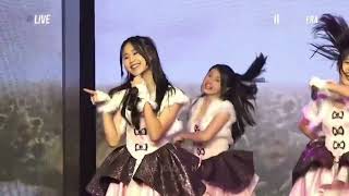 Download lagu JKT48 Gen 11 - Kaca Berbentuk I LOVE YOU (Alya, Chelsea, Cynthia, Danella) | Aitakatta 30 April 2023 mp3