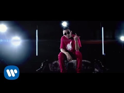 Sleeq - Tepi Sikit Feat. Joe Flizzow [Official Music Video]