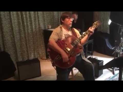 Rich Walker Playing through a Benedetto Carino 10 amp