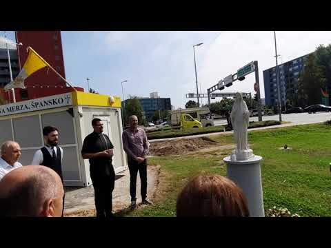 Župljani župe Špansko pjevaju Gospi