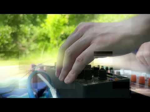 Backyard Ambient (Micro Freak, METSÄÄN Dirty Echo Drone Blender #1, Mood Mk2)