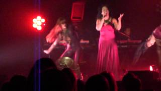 Amel Bent &quot;La lionne saigne&quot; @ Petite-Forêt