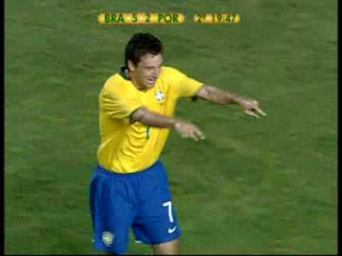 Brasil x Portugal. Elano marca o 5º gol da goleada