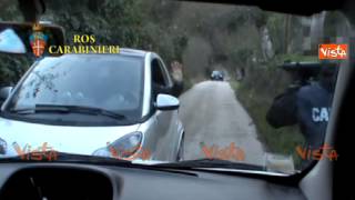 MAFIA ROMA CARABINIERI A CARMINATI SCENDI DALL'AUTO - Arresti Mafia Capitale Dicembre 2014
