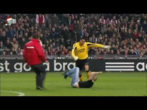 Hooligan-Attacke von Ajax-Fan auf Torwart